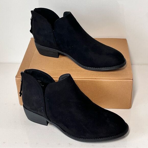 Journee Collection Livvy Bootie - Picture 1 of 7